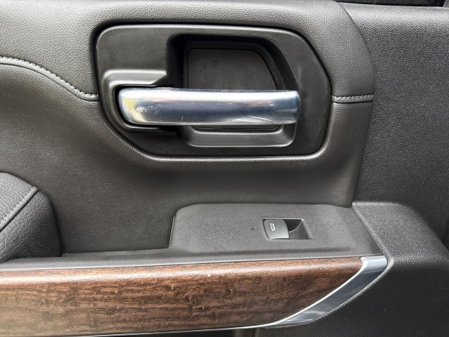 GMCSierra 2500HD37
