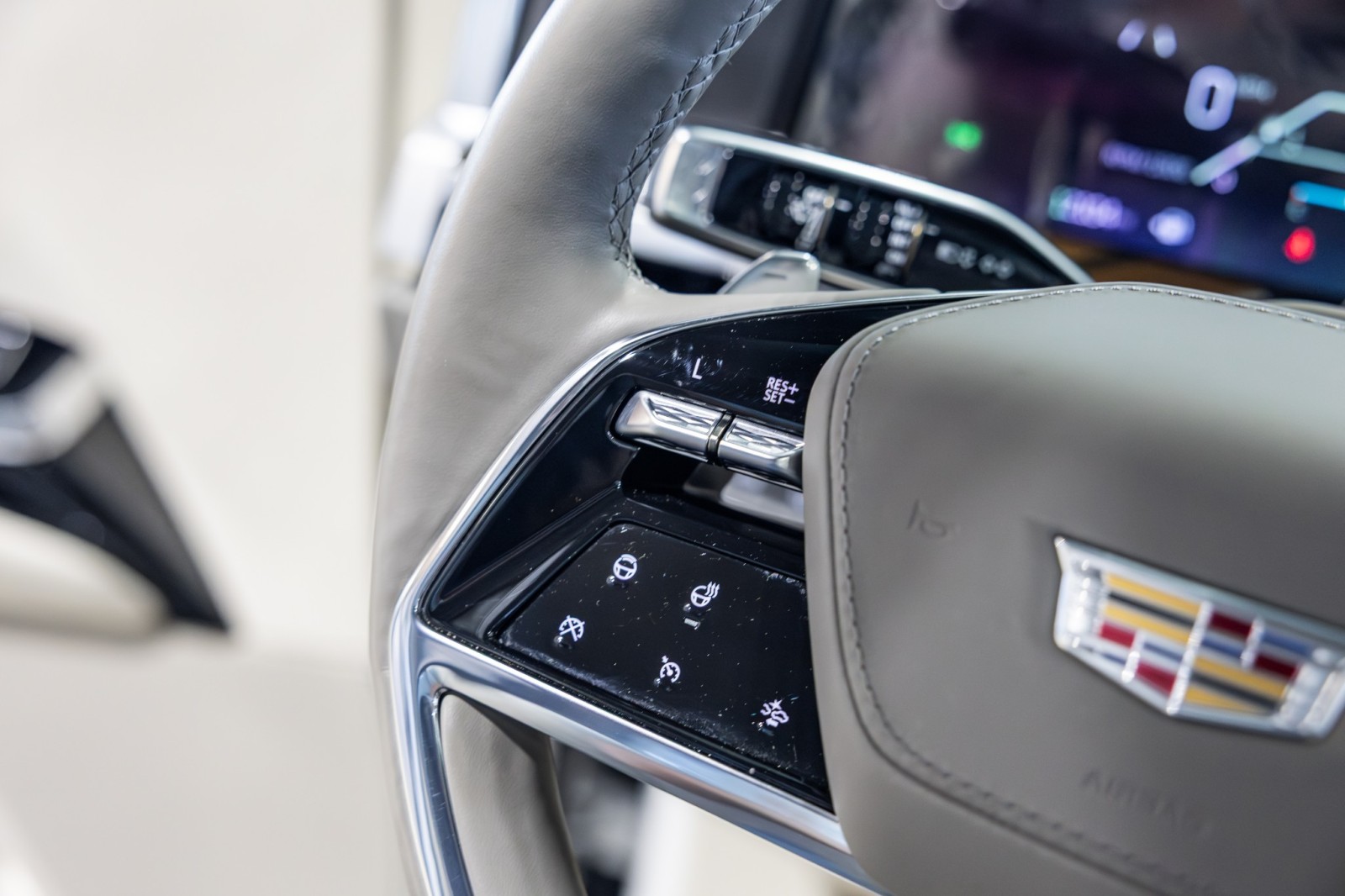 Used Car 2025 Cadillac Escalade  4wd Sport Platinum - 24 Inch Wheels - Crystal White Paint For Sale Under $120,000 In Boerne, Texas