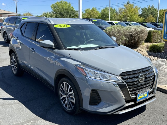 Boulder Gray Pe 2021 Nissan Kicks SUV / Crossover Front-Wheel Drive Automatic