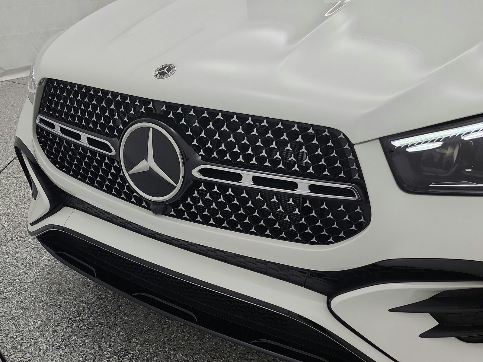New 2026 Polar White Mercedes-Benz GLE 450 image 13