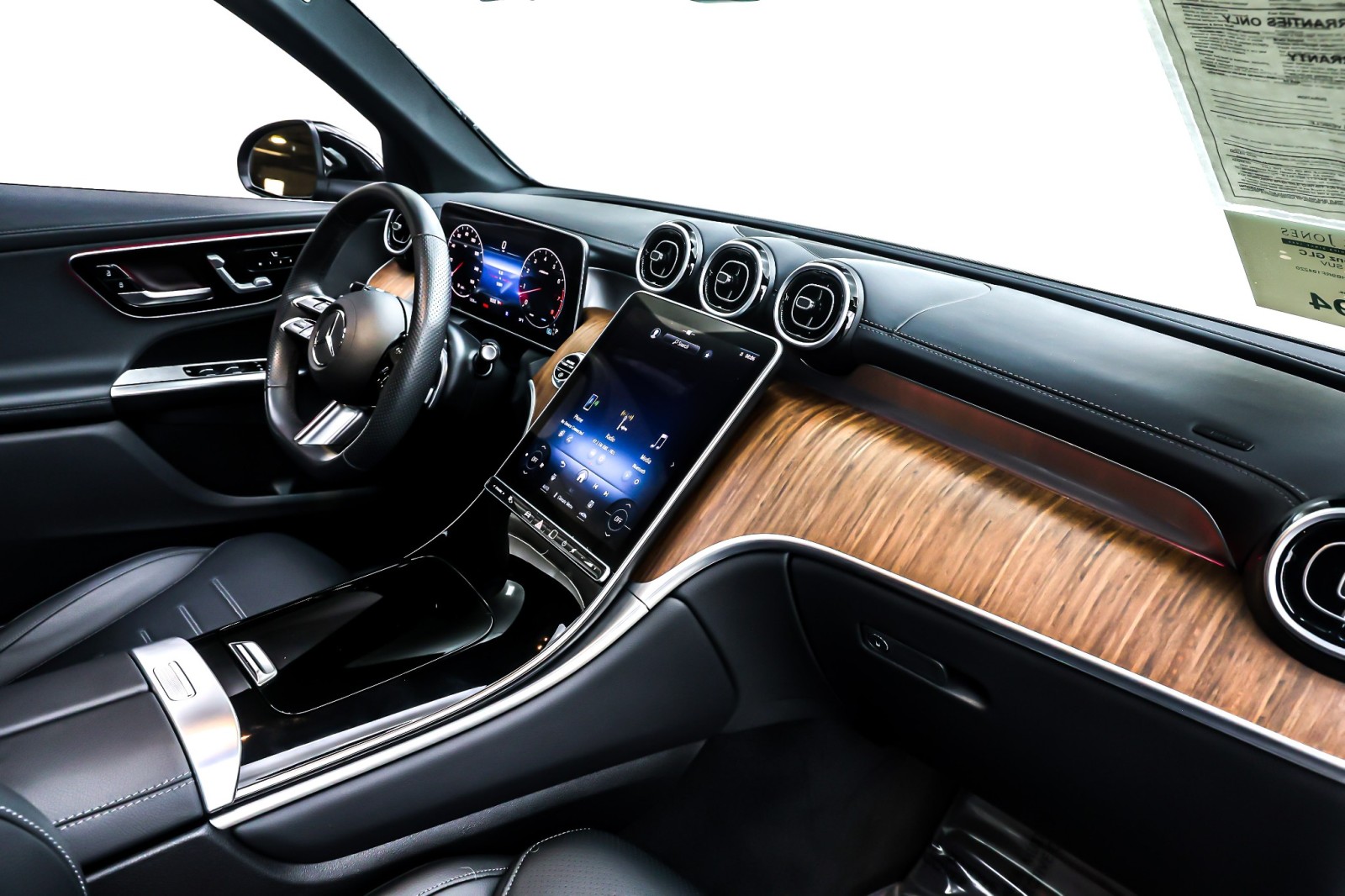 Used 2024 Obsidian Black Metallic Mercedes-Benz GLC 300 4MATIC® SUV image 16