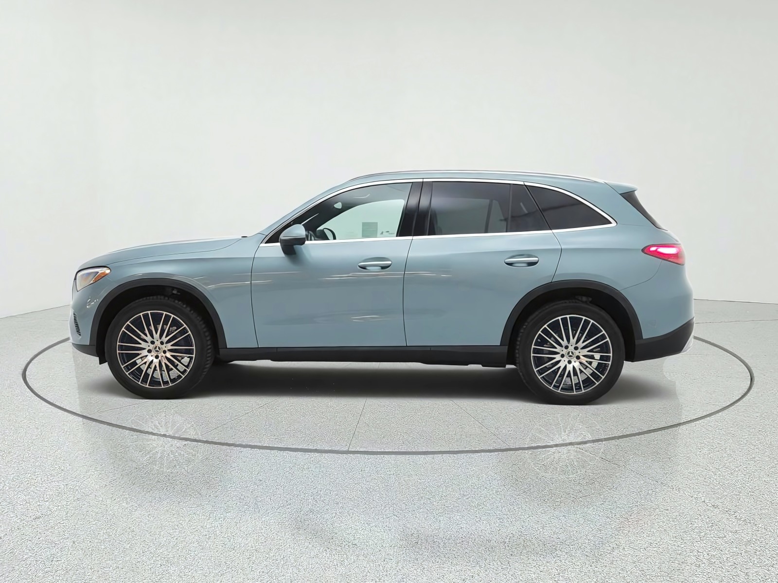 New 2026 Verde Silver Metallic Mercedes-Benz GLC 300 4MATIC® SUV image 8