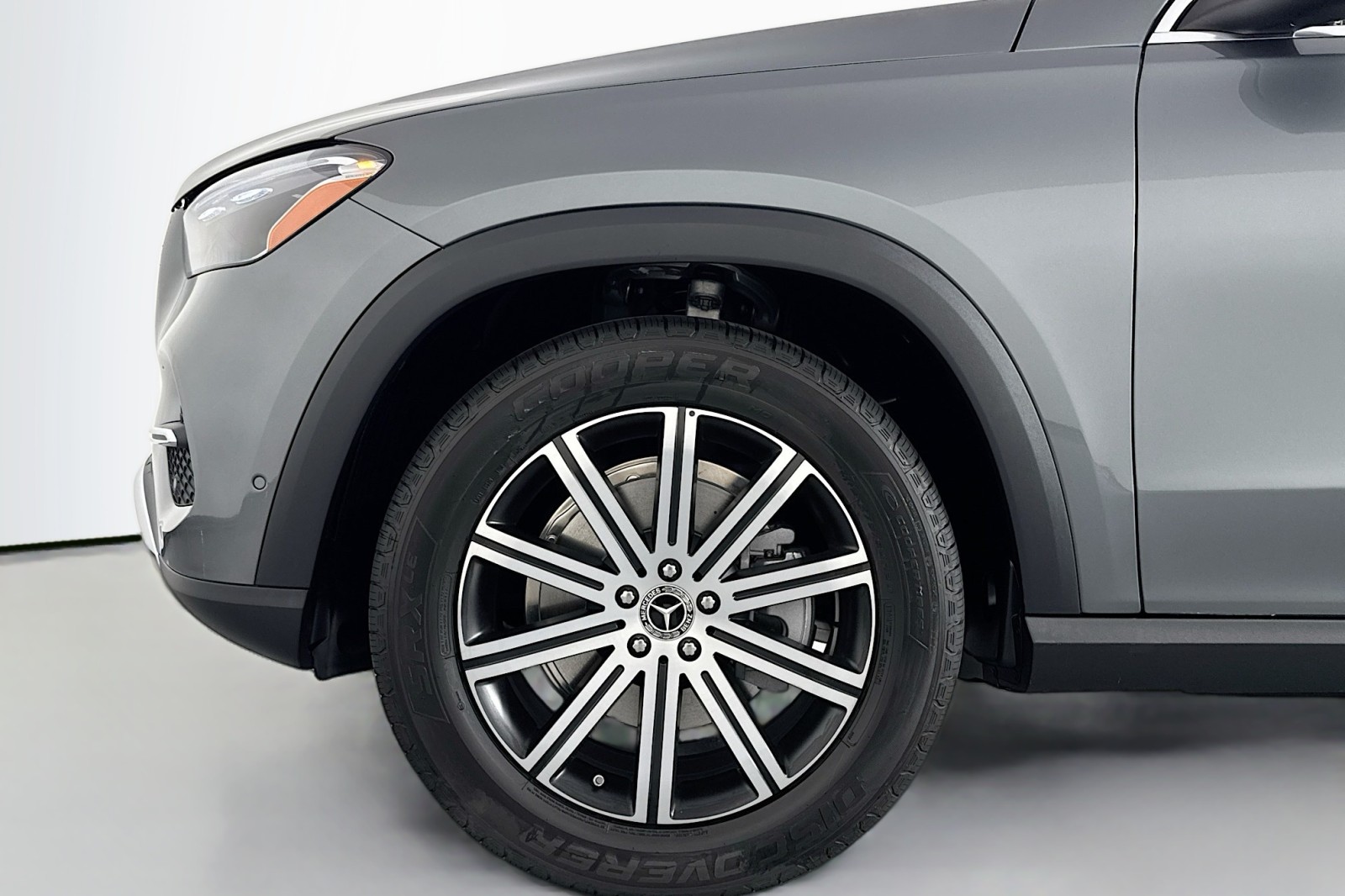 New 2026 Selenite Grey Metallic Mercedes-Benz GLE 350 4MATIC® SUV image 5