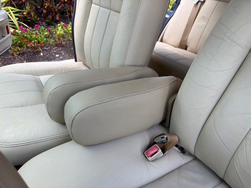 2007 Mercury Grand Marquis LS LOW MILES 52,599 1 OWNER in ,