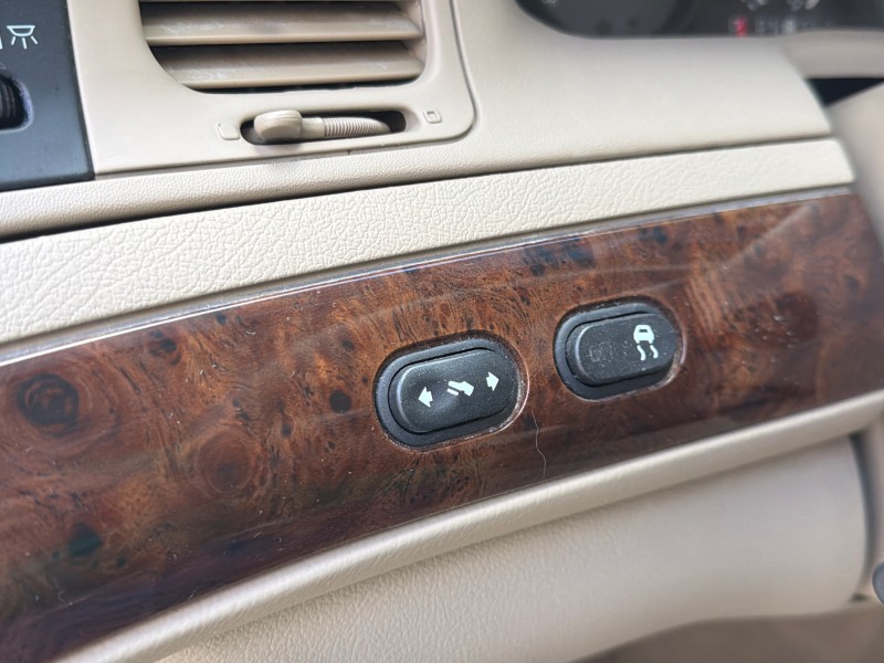 2007 Mercury Grand Marquis LS LOW MILES 52,599 1 OWNER in ,