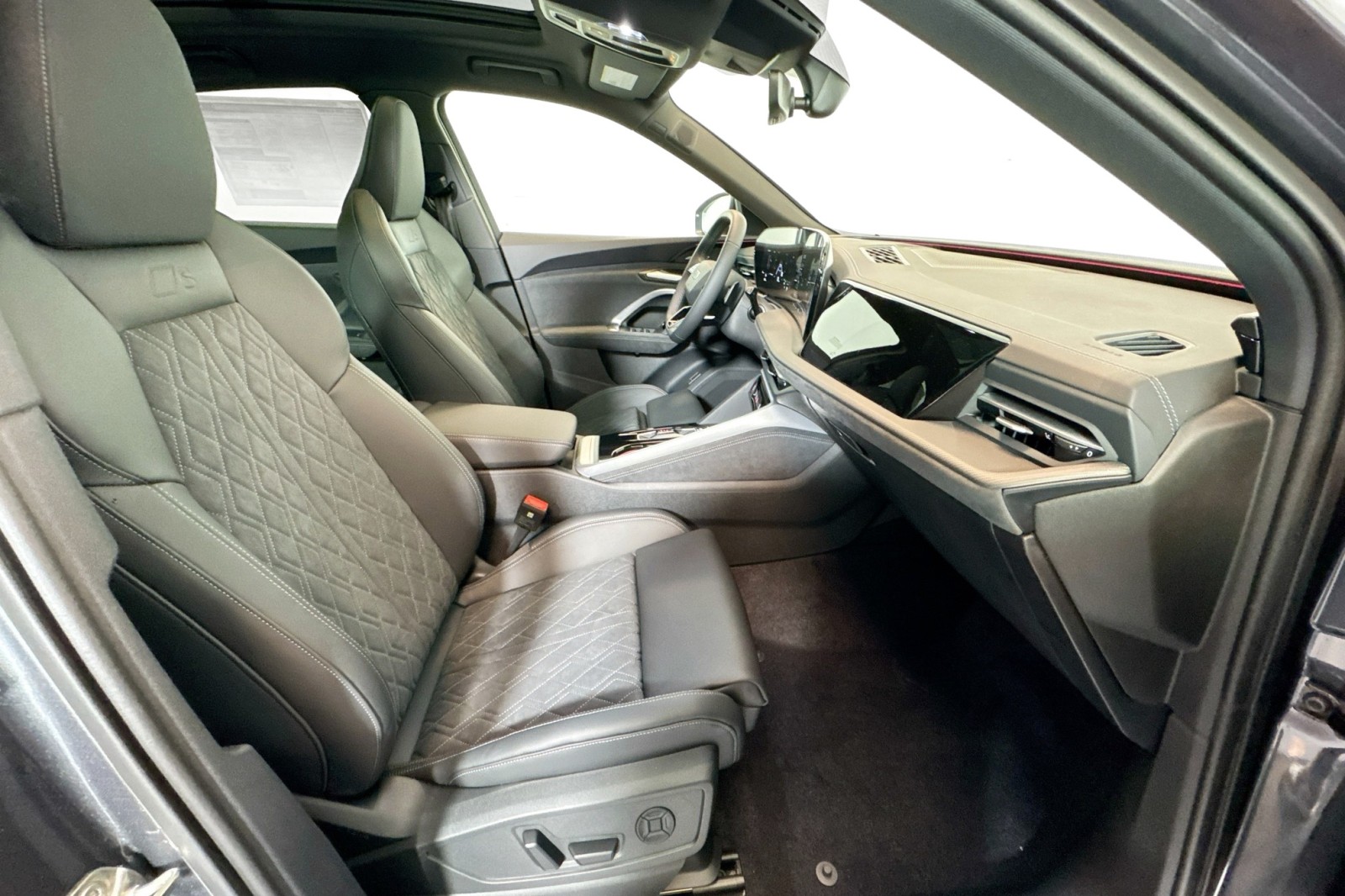 New 2025 Daytona Gray Pearl Effect Audi Premium Plus 3.0 TFSI quattro image 25