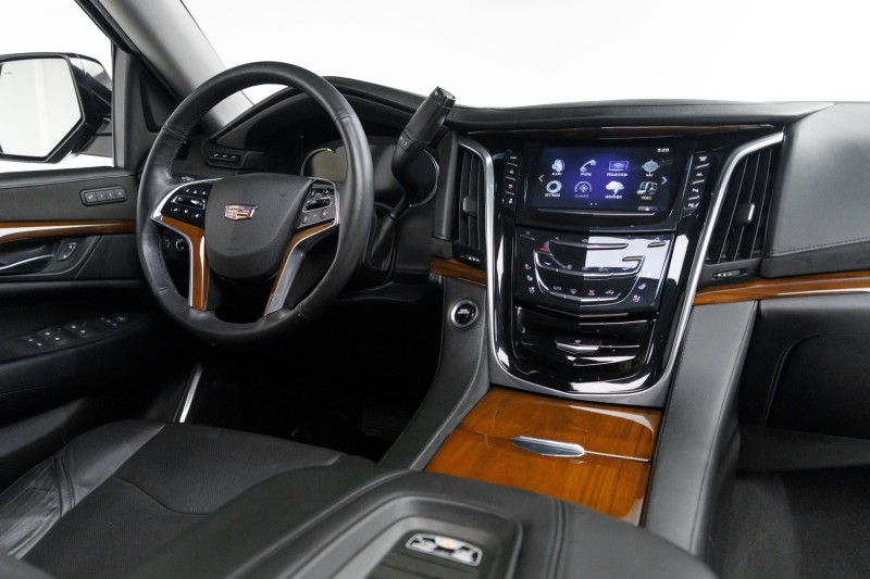 2018 Cadillac Escalade ESV Premium Luxury in , 