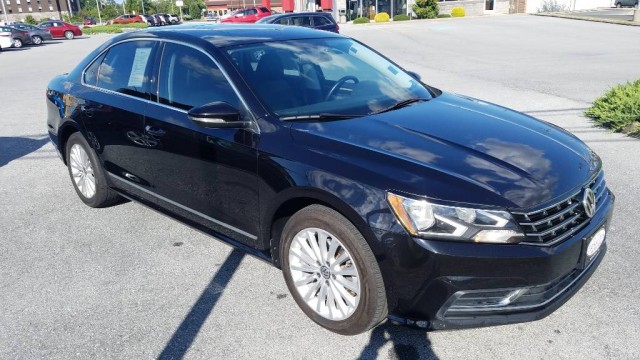 2017-Volkswagen-Passat-18T-SE 2017-Volkswagen-Passat-18T-SE