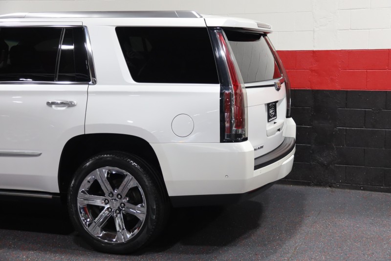 2017 Cadillac Escalade Premium Luxury 4WD 4dr Suv in , 