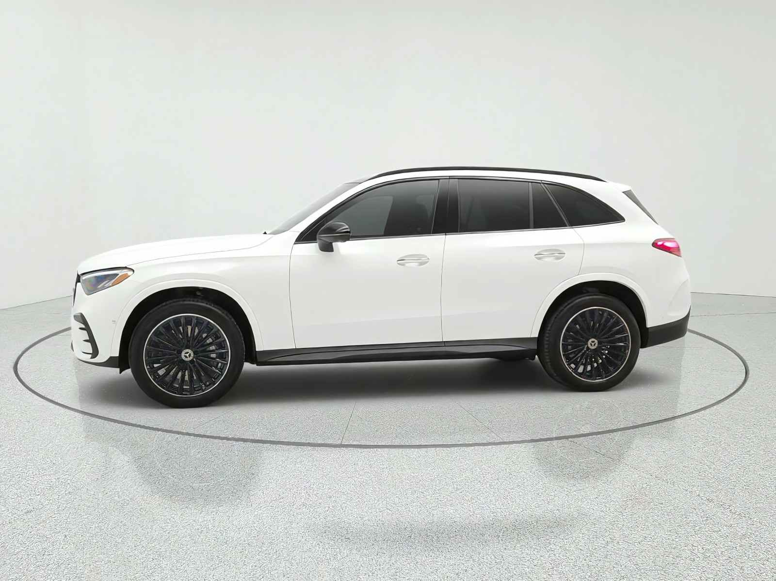 New 2027 Polar White Mercedes-Benz GLC 300 SUV image 8