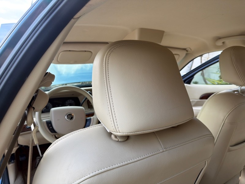 2007 Mercury Grand Marquis LS LOW MILES 52,599 1 OWNER in ,