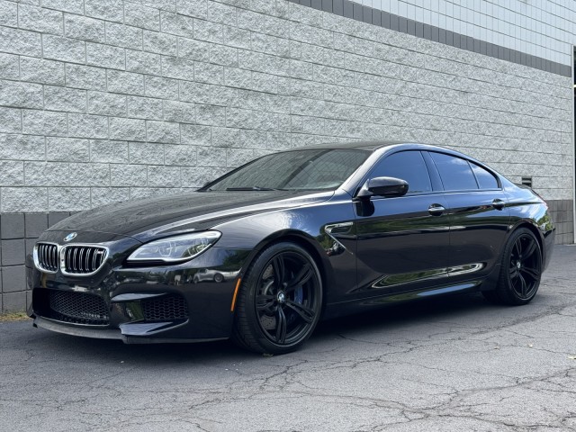 Black Sapphire Metallic 2019 BMW M6 Sedan Rear-Wheel Drive Automatic