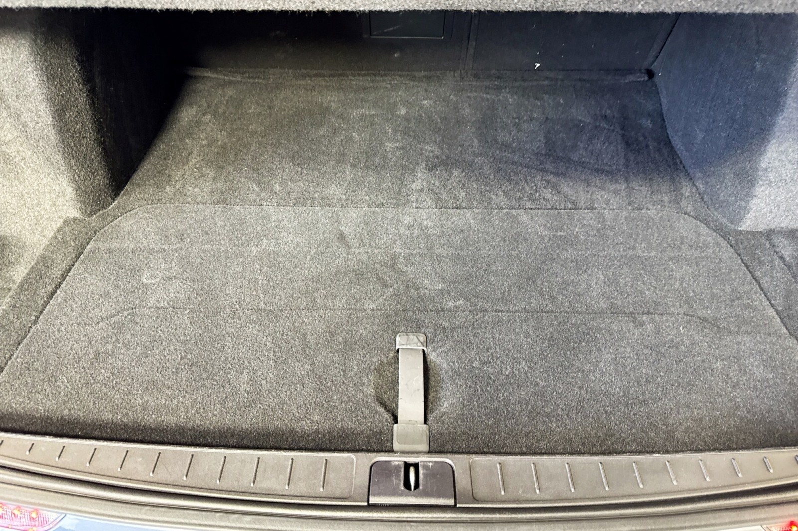 Used 2024 Quantum Grey Metallic Lucid Touring image 25