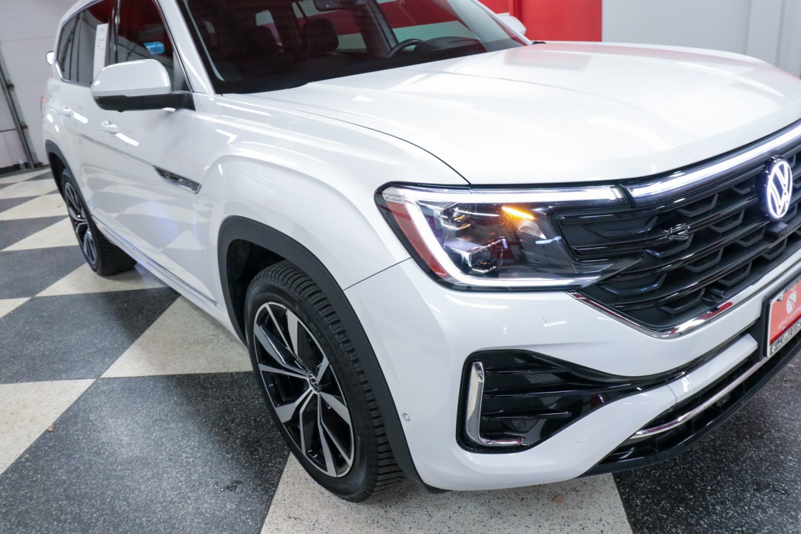 Used Car 2024 Volkswagen Atlas  2.0t Sel Premium R-line For Sale Under $40,000 In Austin, Texas