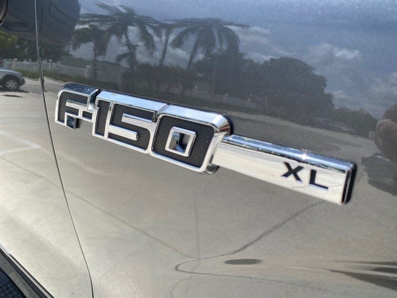 2010 Ford F-150 4 DR CREW XL LOW MILES 34,625 in , 