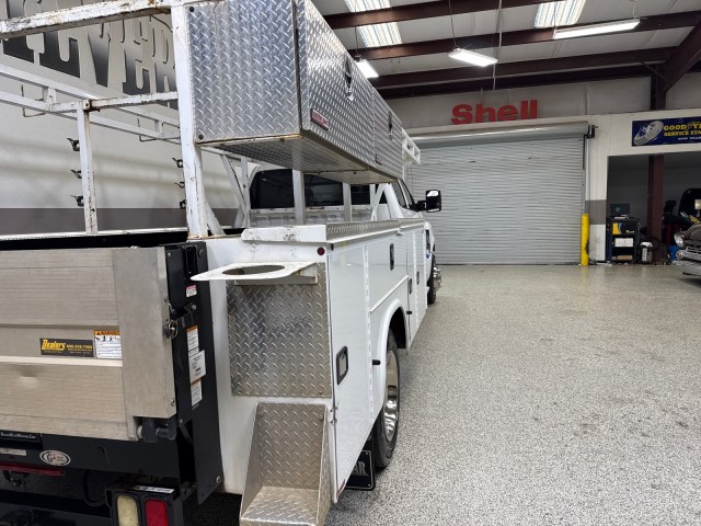 2020 Chevrolet Silverado MD 5500 Duramax RWD Utility/ Service Bed in , 