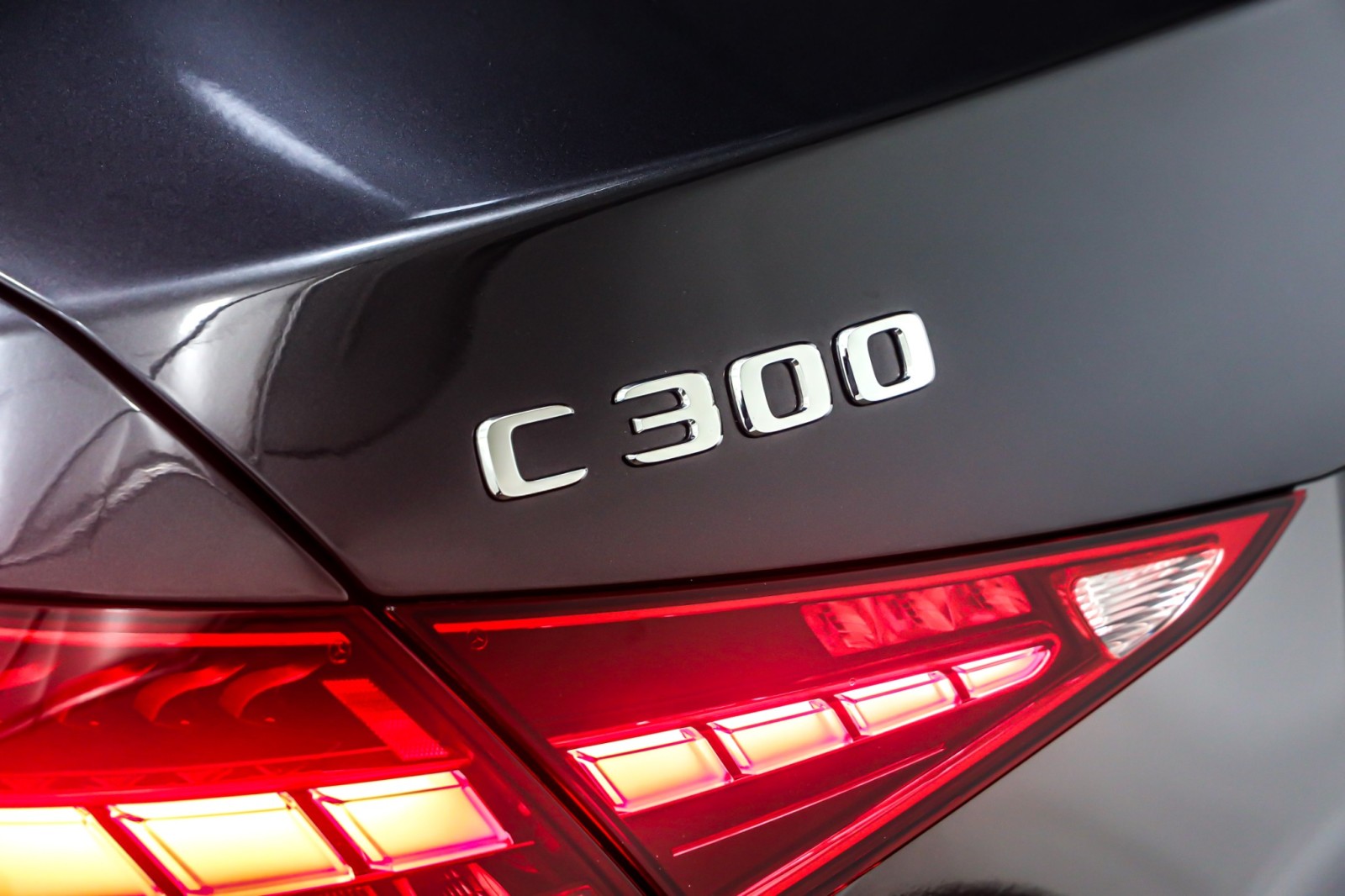 Used 2023 Graphite Grey Metallic Mercedes-Benz C 300 Sedan image 9