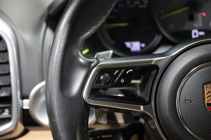 2016 Porsche Cayenne S E-Hybrid 4dr Suv in ,