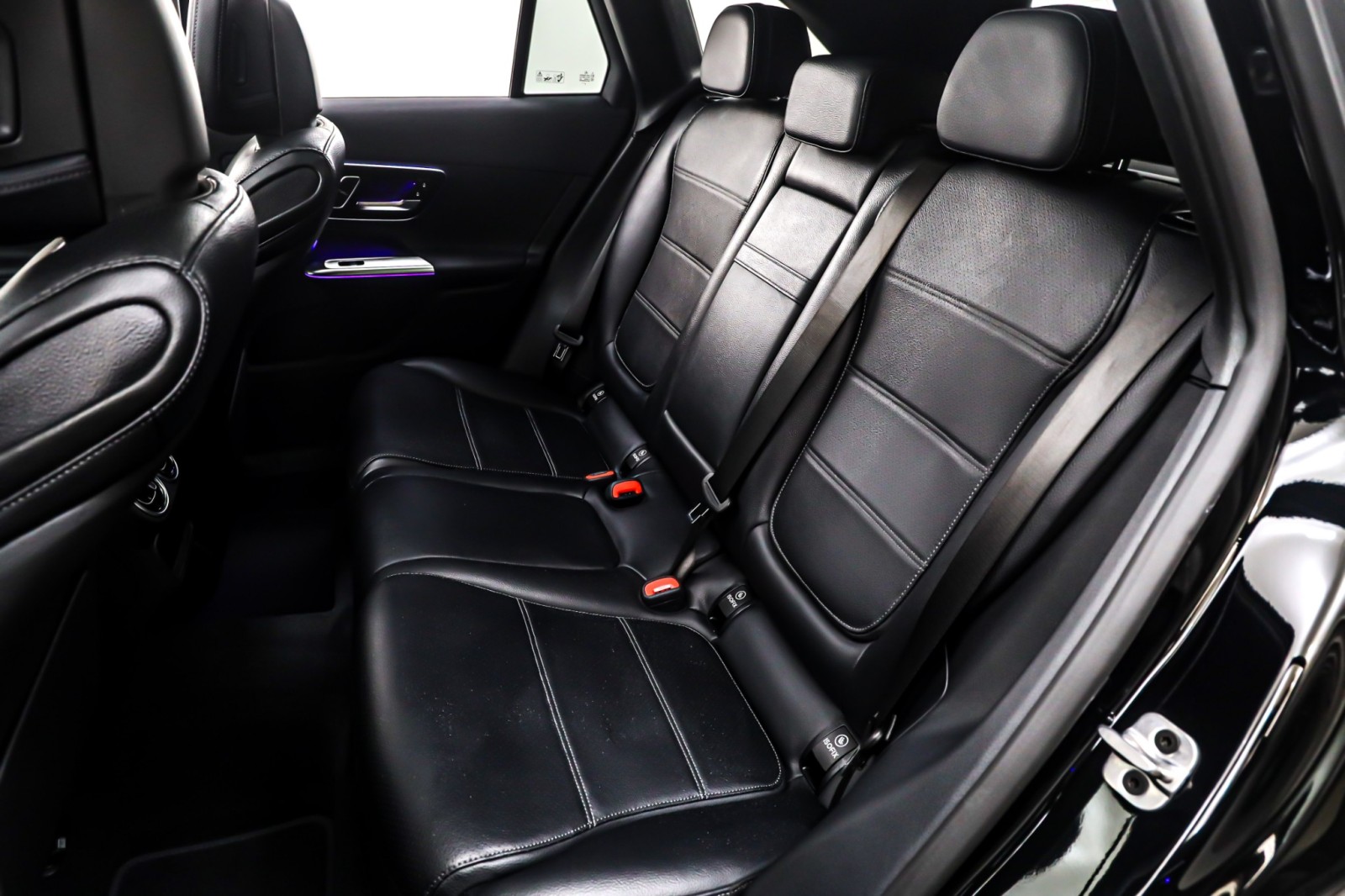 New 2026 Black Mercedes-Benz GLC 300 image 8