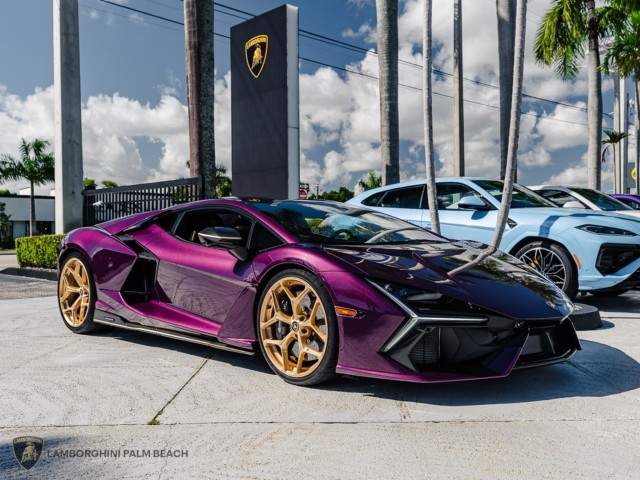 Lamborghini Revuelto