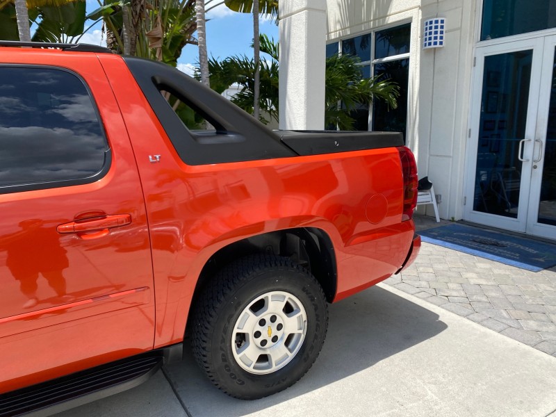 2009 Chevrolet Avalanche LT PU LOW MILES 58,696 in ,