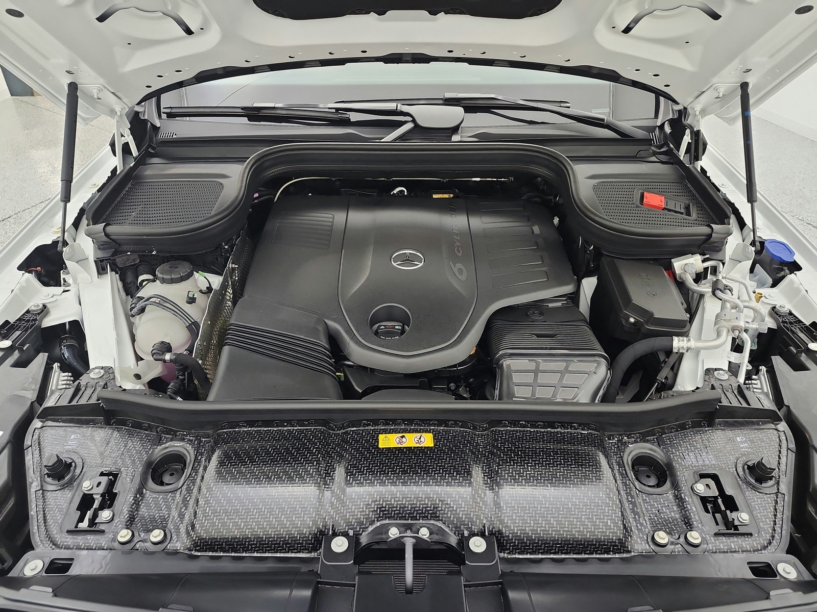 New 2026 Polar White Mercedes-Benz GLS 450 image 12