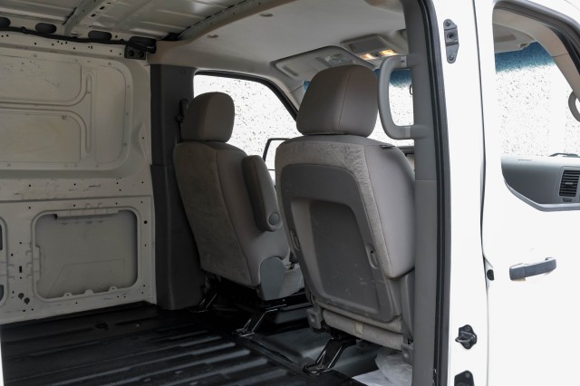 2020 Nissan NV Cargo S 31