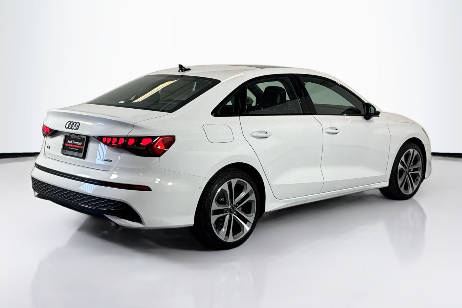 New 2026 Arkona White Audi Premium Plus quattro image 5