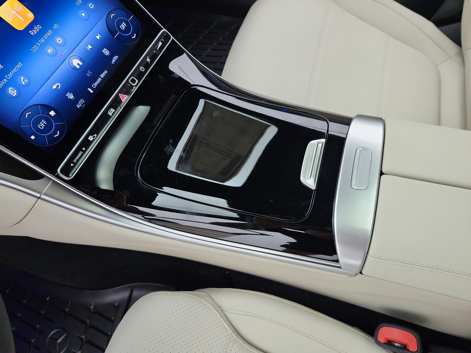 New 2026 Polar White Mercedes-Benz C 300 4MATIC® Sedan image 17