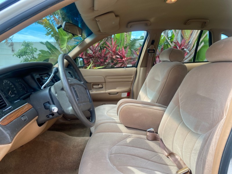 1995 Ford Crown Victoria LOW MILES 43,331 in , 