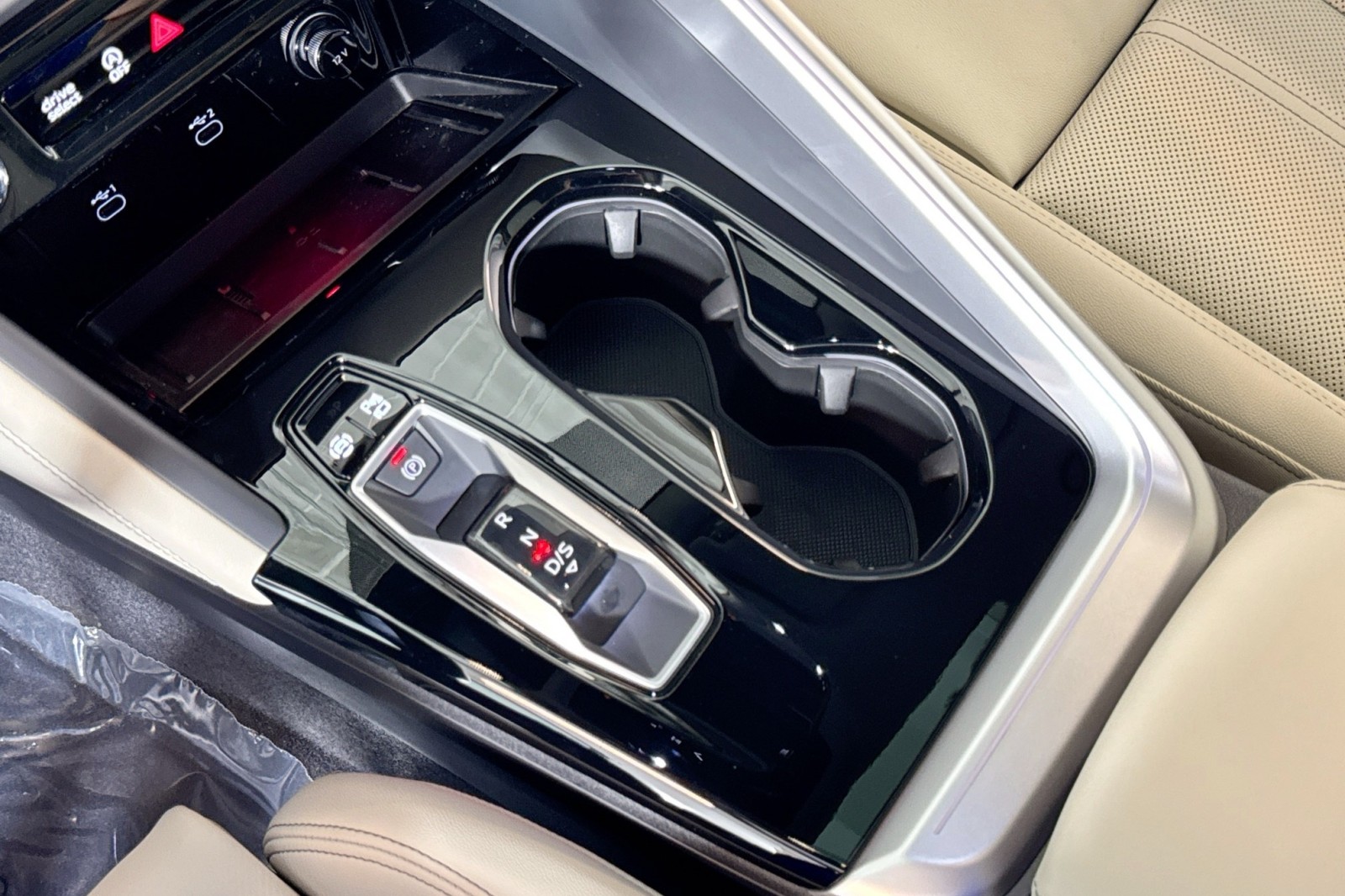 New 2025 Glacier White Metallic Audi Premium Plus 2.0 TFSI quattro image 14