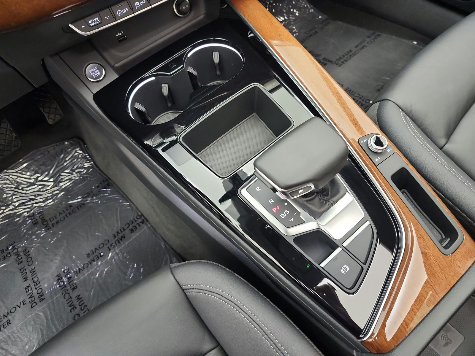 Used 2023 Manhattan Gray Metallic Audi Premium image 11