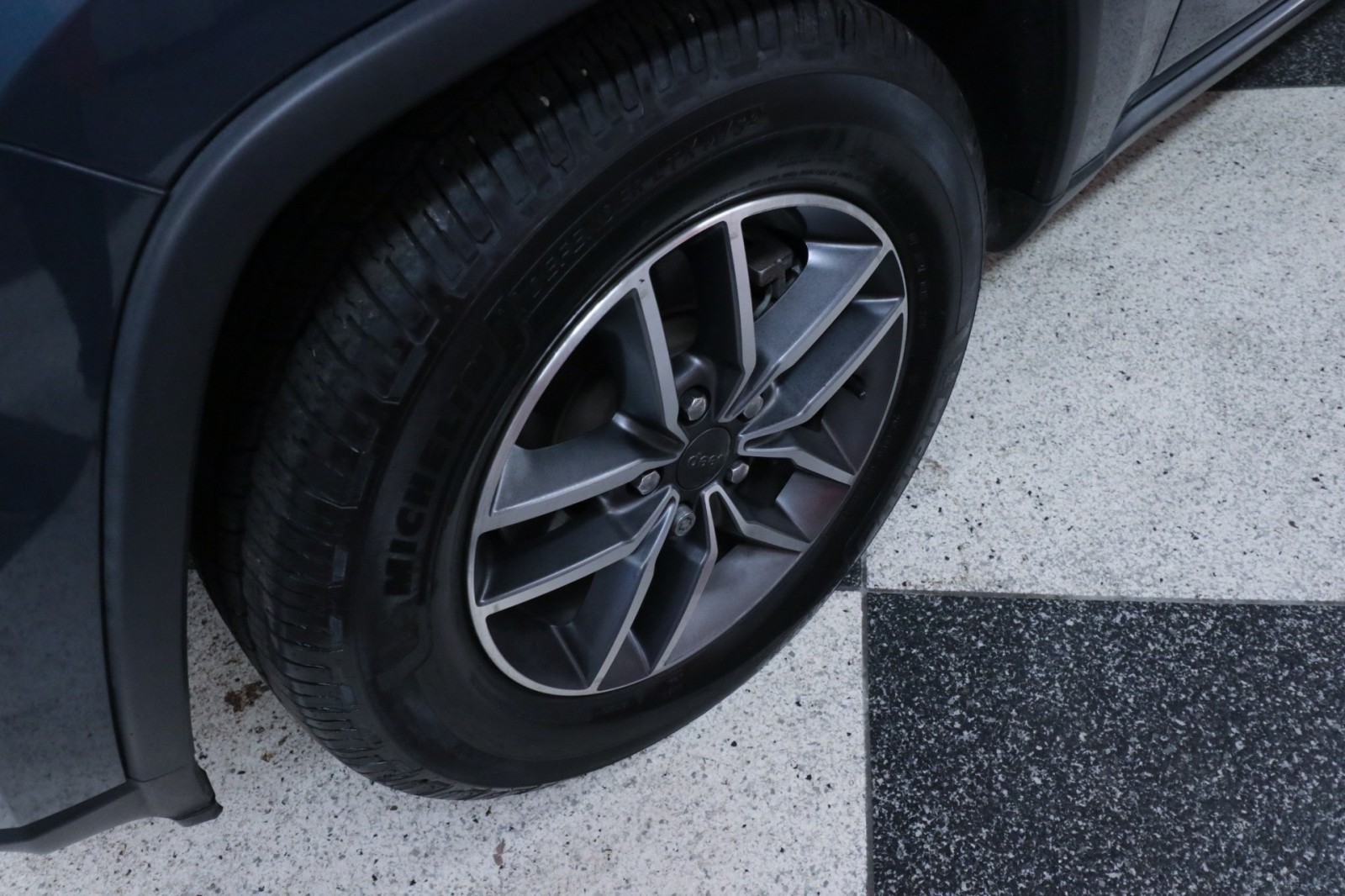 Used Car 2021 Jeep Grand Cherokee  Limited For Sale Under $25,000 In Austin, Texas