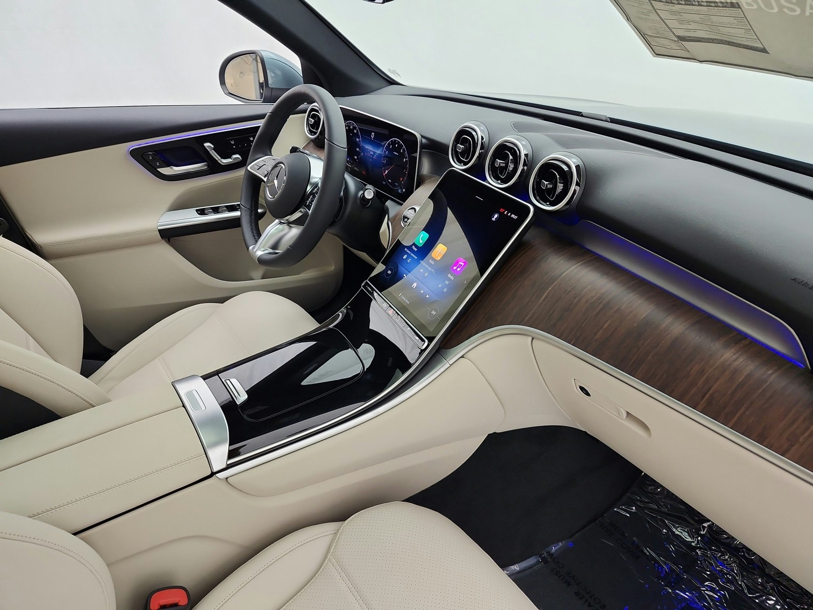 New 2026 Verde Silver Metallic Mercedes-Benz GLC 300 image 14