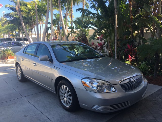 2007 Buick Lucerne CX  1 OWNER NIADA Certified CarFax 1 Owner in pompano beach, Florida