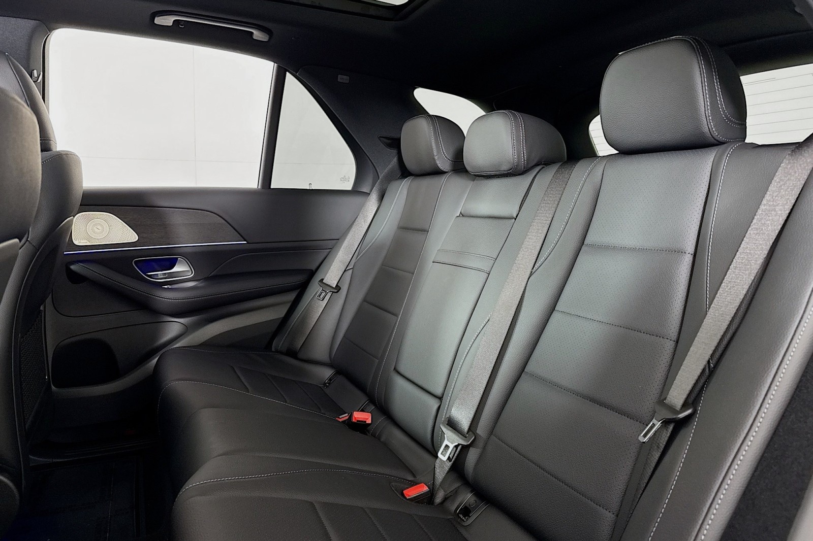 New 2026 MANUFAKTUR Moonlight White magno Mercedes-Benz GLE 350 4MATIC® SUV image 7