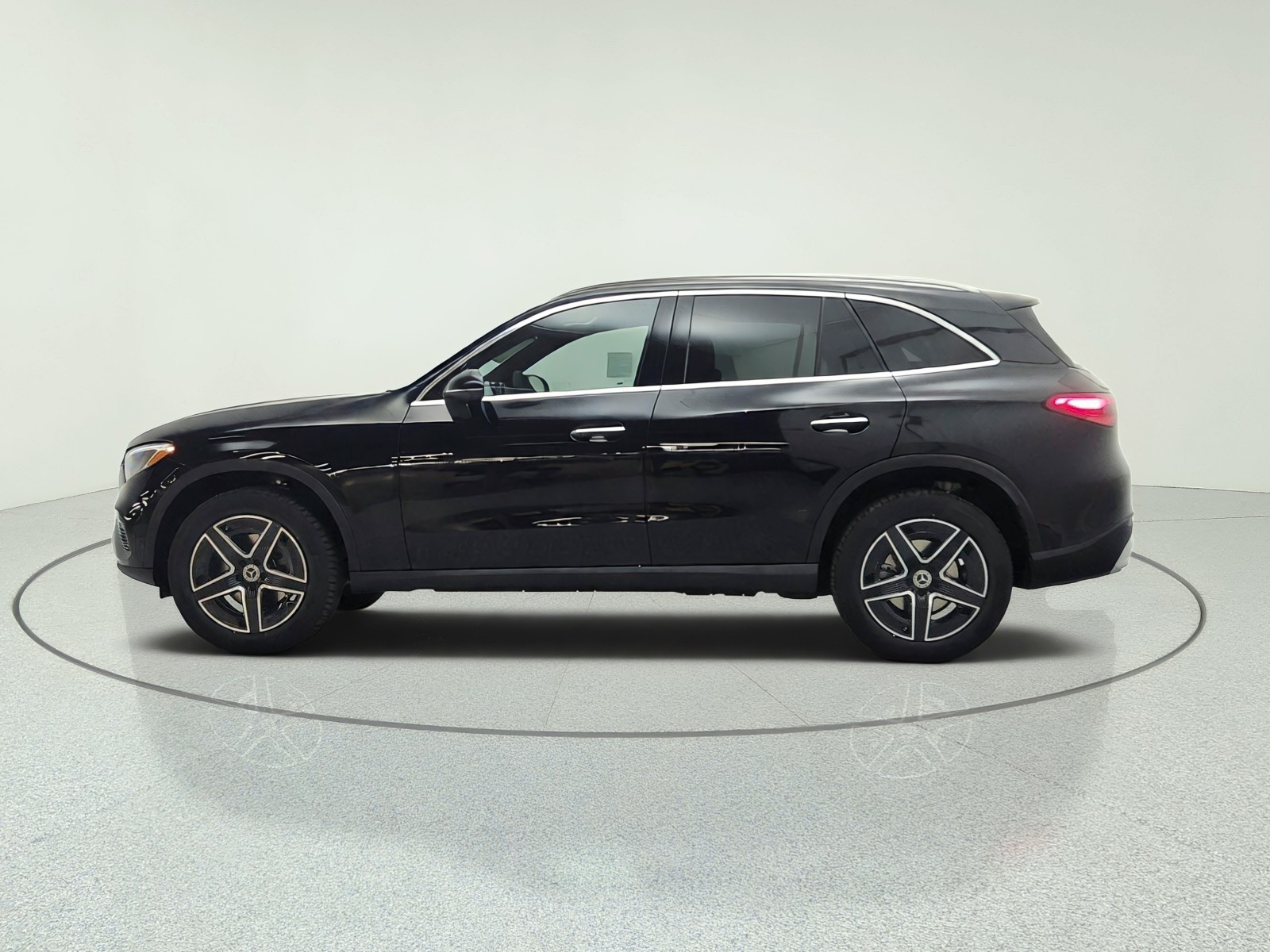 New 2027 Black Mercedes-Benz GLC 300 SUV image 8