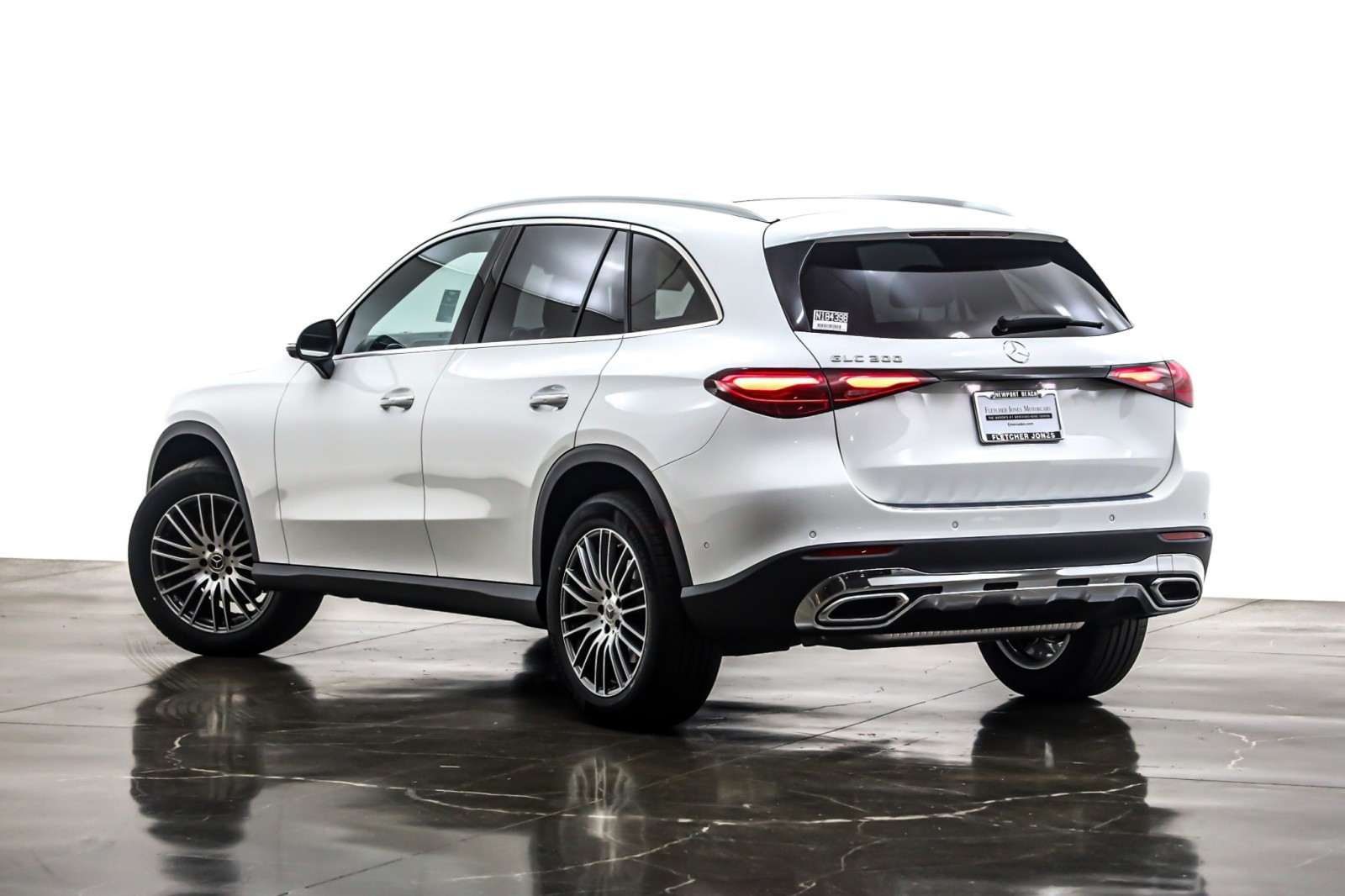 New 2026 Polar White Mercedes-Benz GLC 300 image 12