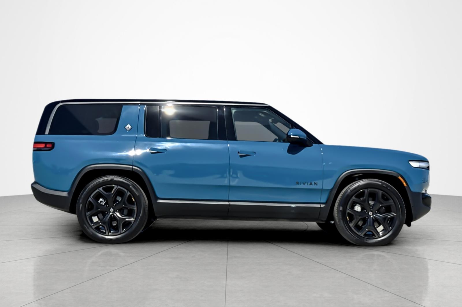 Used 2025 BLUE Rivian Adventure image 6