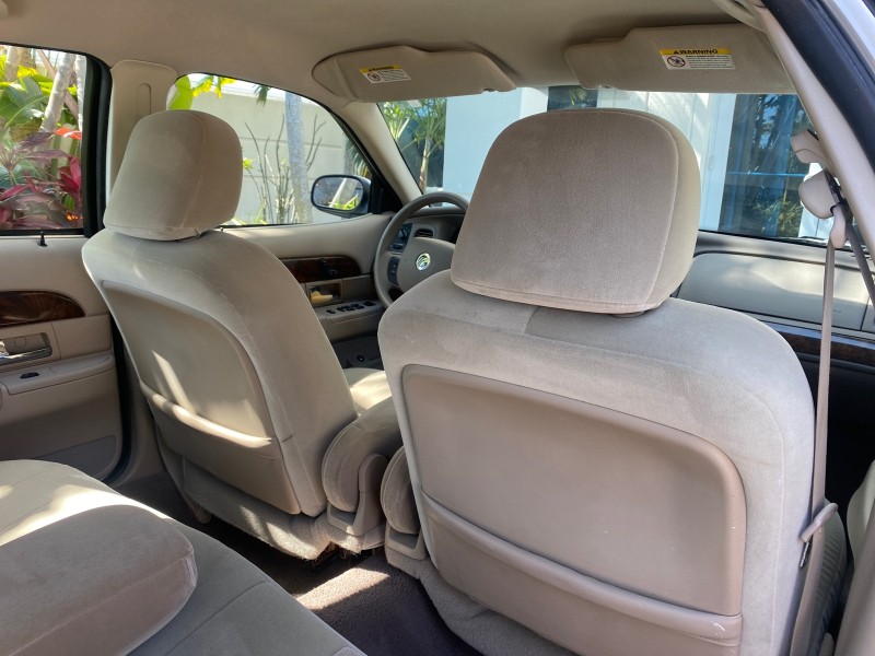 2005 Mercury Grand Marquis GS LOW MILES 49,348 in , 