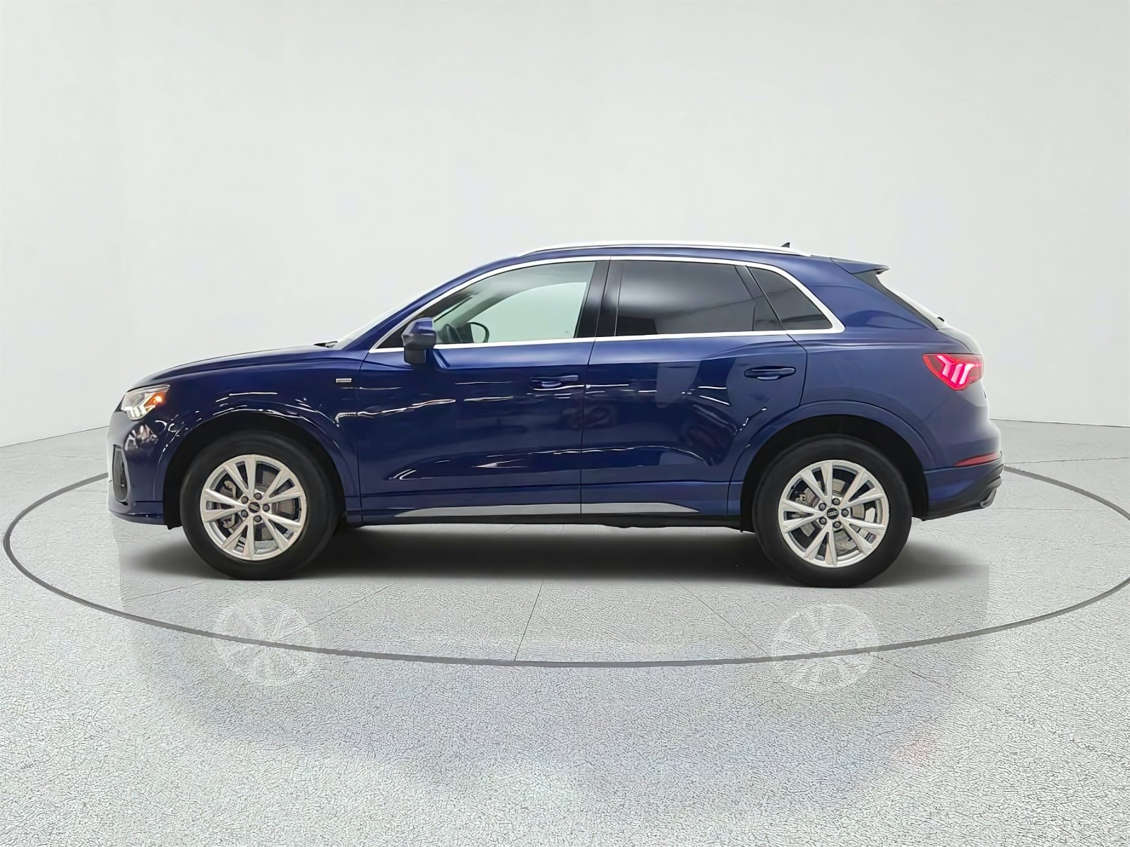 Used 2025 Navarra Blue Metallic Audi S line Premium Plus image 8