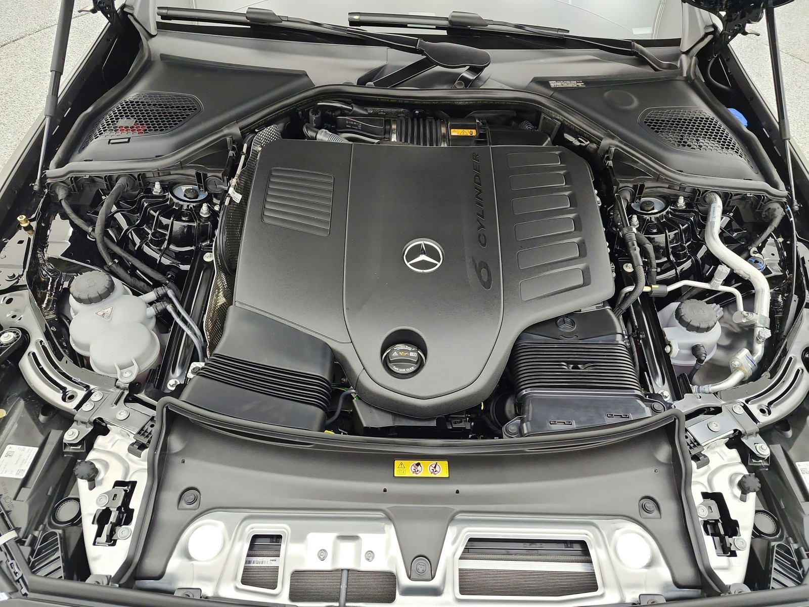 New 2027 Black Mercedes-Benz E 450 4MATIC® Sedan image 12