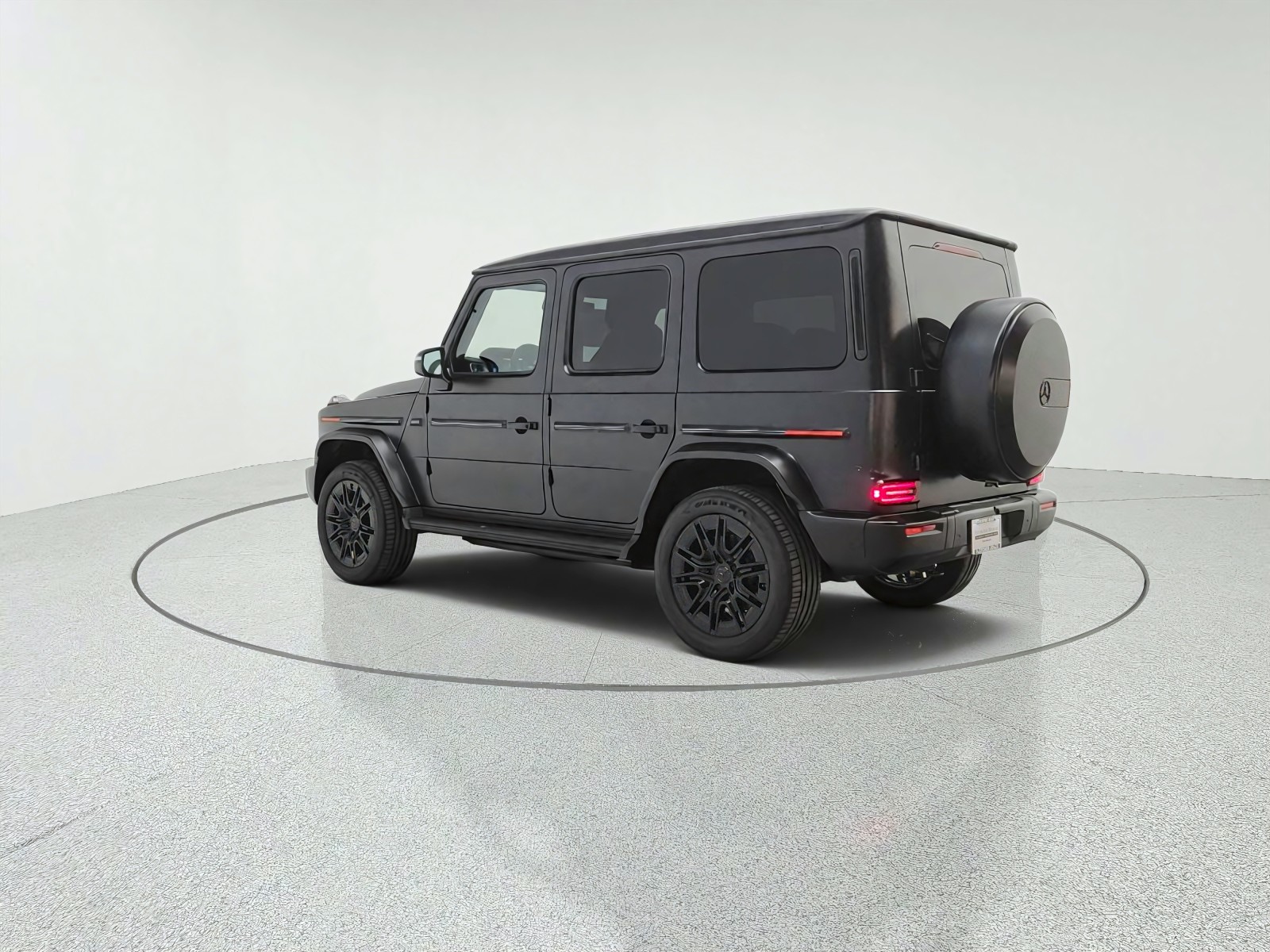 New 2027 MANUFAKTUR Night Black magno Mercedes-Benz G 580e SUV image 7