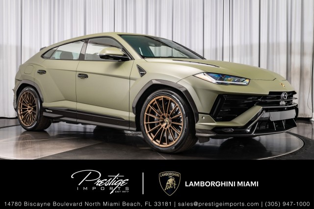 /2023 Lamborghini Urus