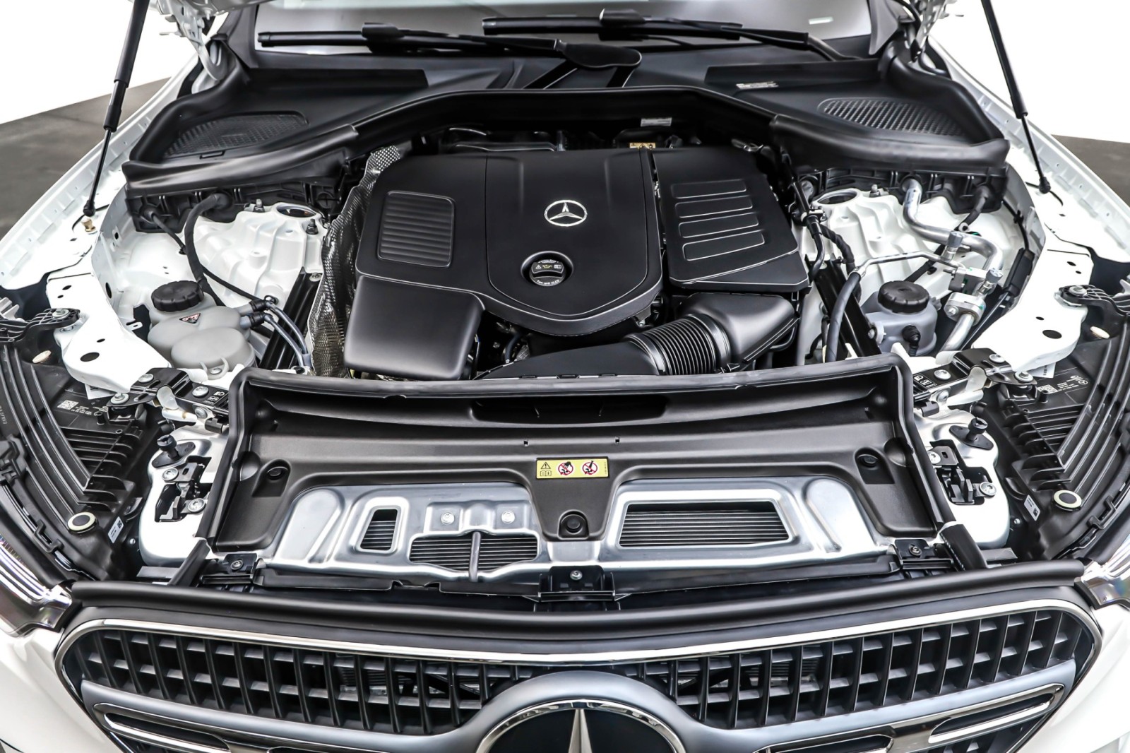 New 2026 Polar White Mercedes-Benz GLC 300 image 11