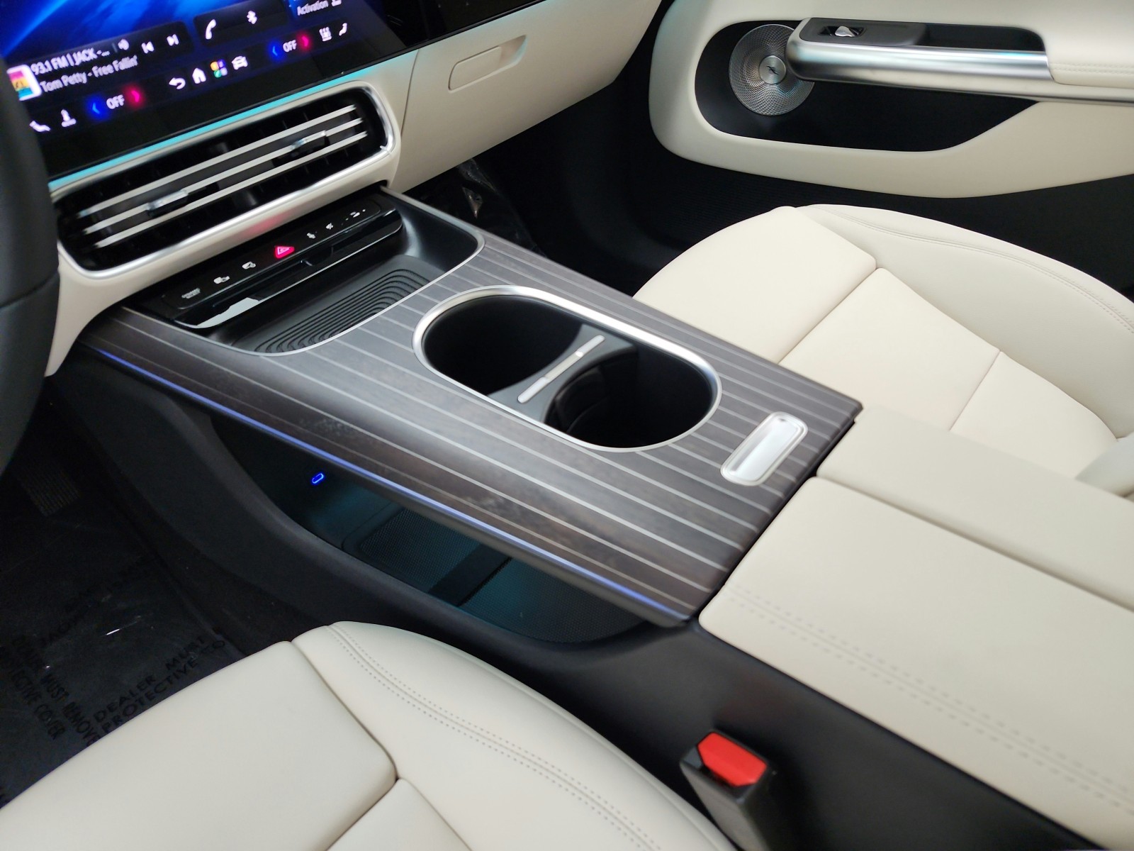 New 2027 MANUFAKTUR Alpine Grey Mercedes-Benz CLA 350 Electric 4MATIC® image 10