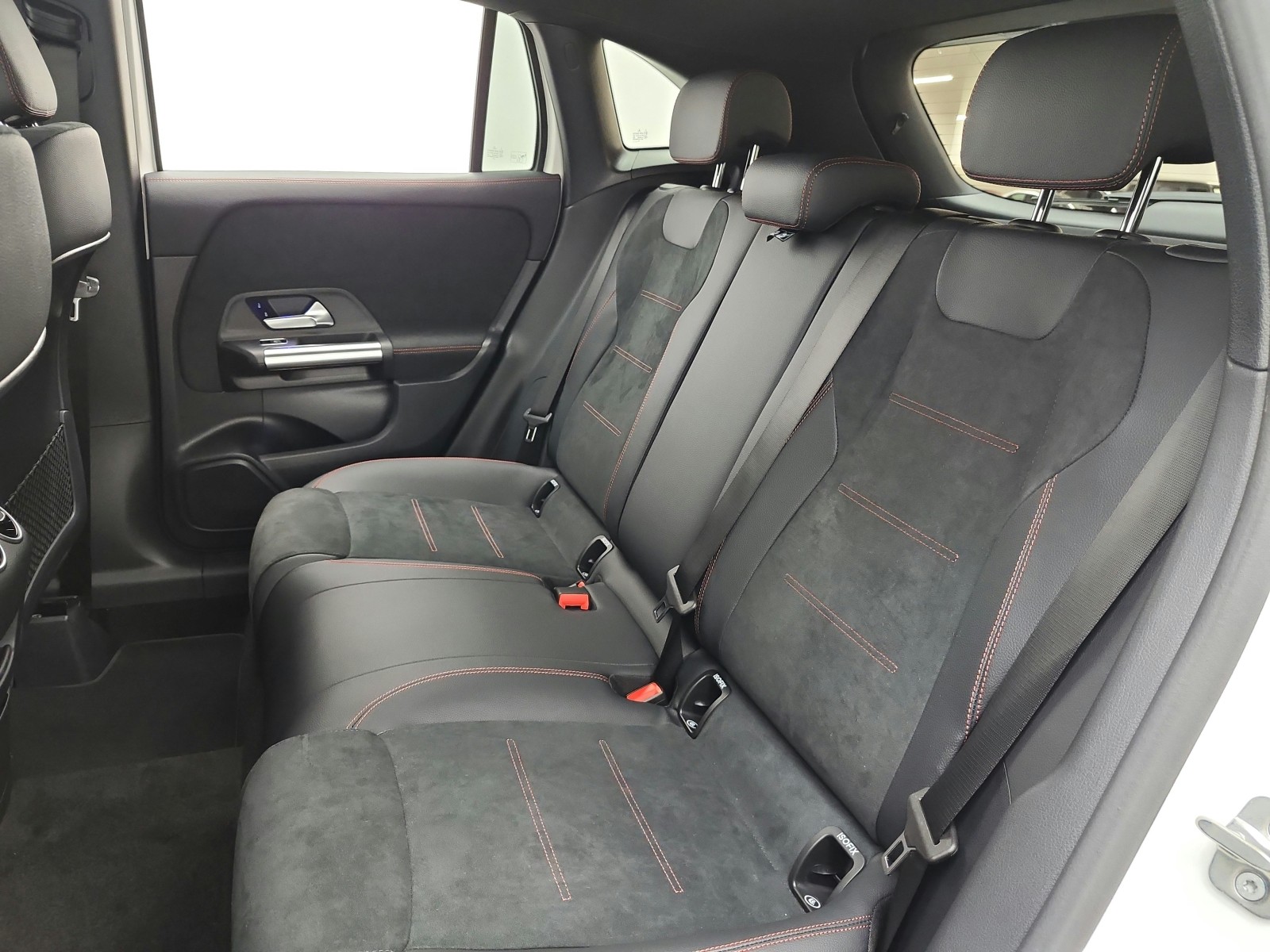 New 2026 Polar White Mercedes-Benz GLA 250 SUV image 11