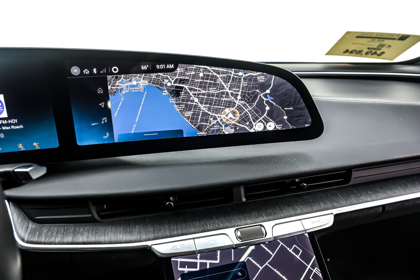 Used 2024 Quantum Grey Metallic Lucid Touring AWD image 20