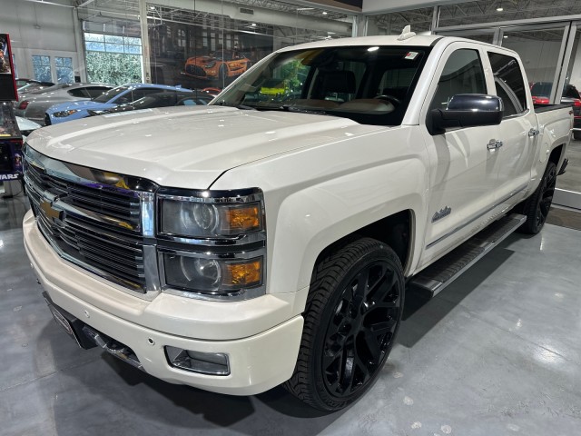 White Diamond Tricoat 2015 Chevrolet Silverado 1500 Pickup Truck Four-Wheel Drive Automatic