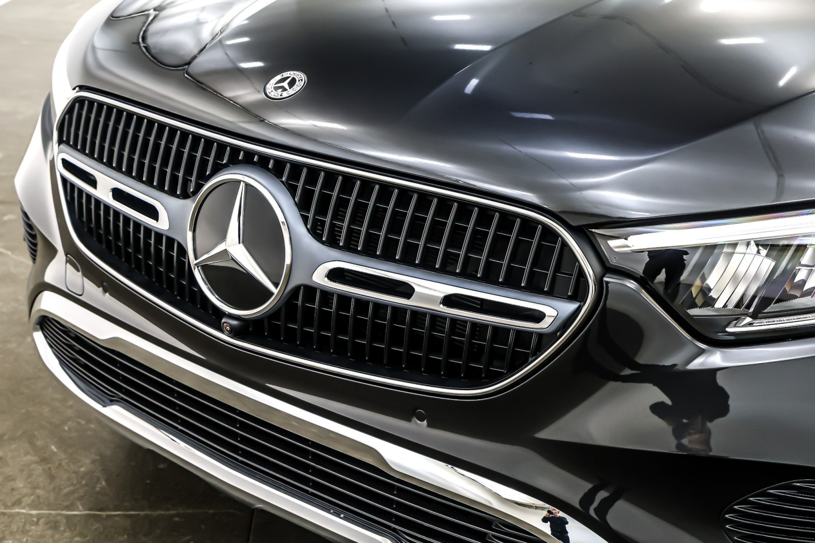 New 2026 Graphite Grey Metallic Mercedes-Benz GLC 300 image 13